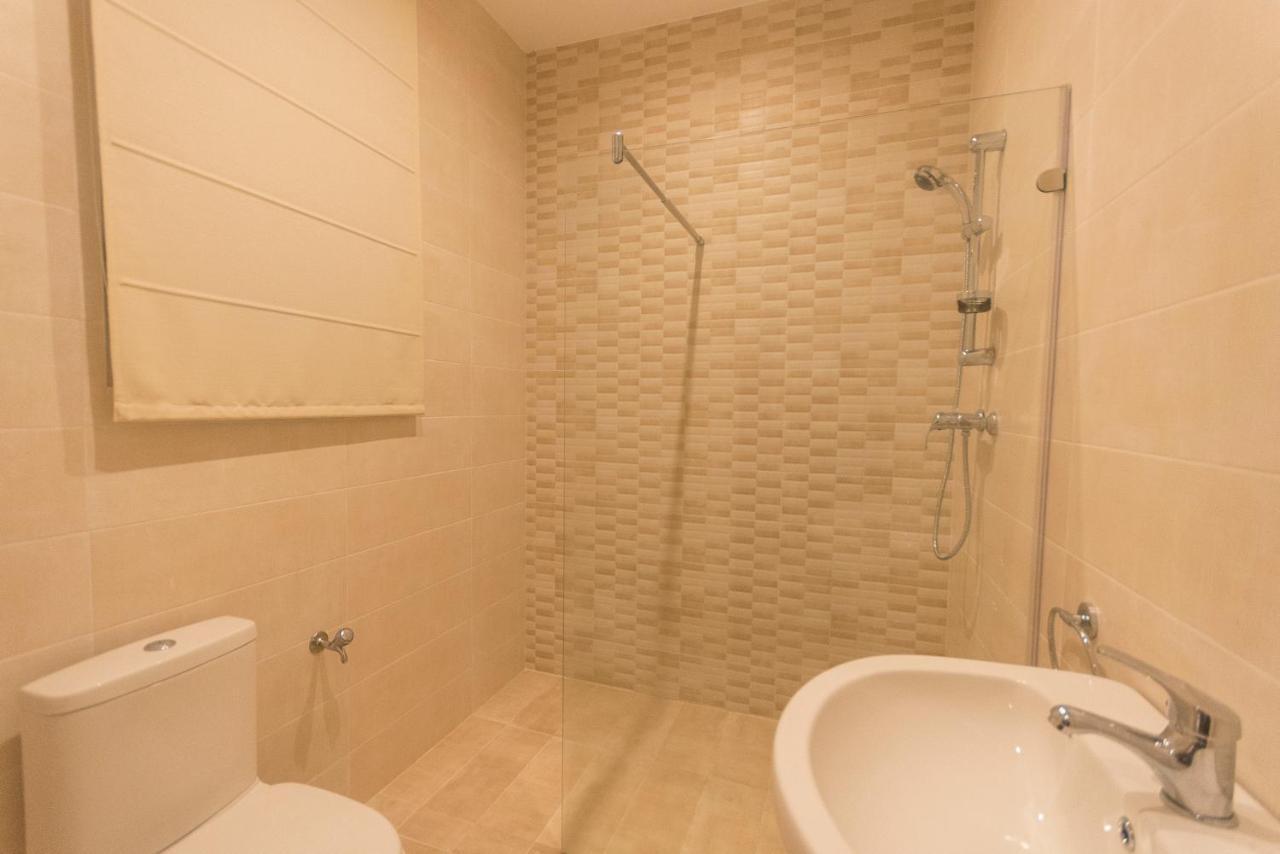 4 Bedroom Near Seafront *